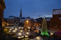 Ar Rīgas galvenās egles iedegšanu atklās Ziemassvētku tirdziņu Vecrīgā