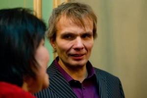 Viktora Vilka Anti-Borat filma "Pasniedzējs" piedzīvo on-line pirmizrādi