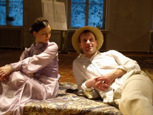 Ciklā „Teātris.zip” LTV1 demonstrēs JRT izrādi „Mēnesis uz laukiem”