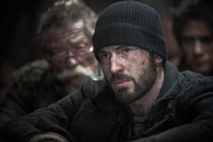 Kinoteātros iznāk fantastikas trilleris "Caur sniegiem"