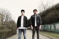 Rīgā koncertēs duets Parachute Youth no Austrālijas