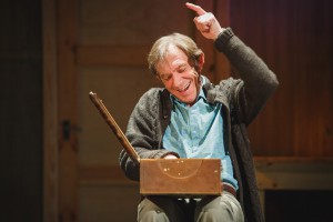 Foto: Daugavpils teātrī pirmizrādi piedzīvo „Savējie”