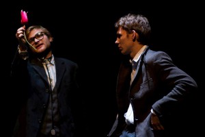 Vairāki Gogoļa stāsti ietērpti izrādē „Pēterburgas stāsti”