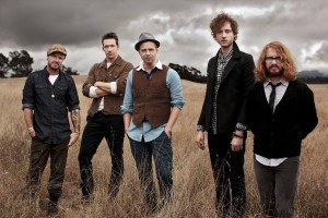 Aktuālā amerikāņu rokgrupa OneRepublic rudenī koncertēs Rīgā